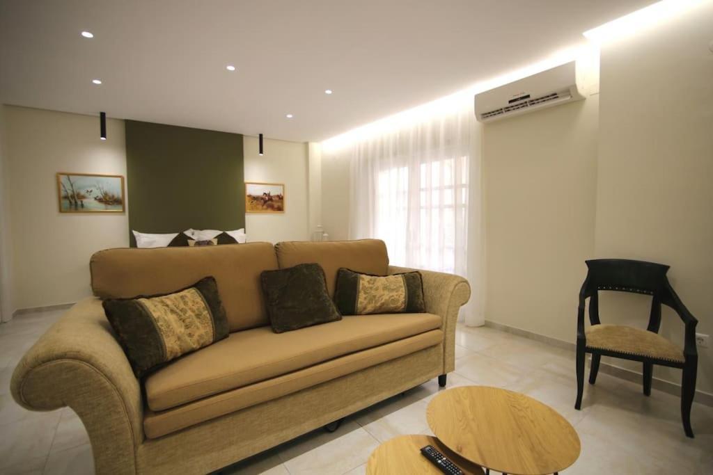 Eclectic Apartment Near Downtown Heraklion  Luaran gambar