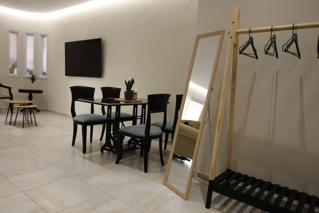Eclectic Apartment Near Downtown Heraklion  Luaran gambar