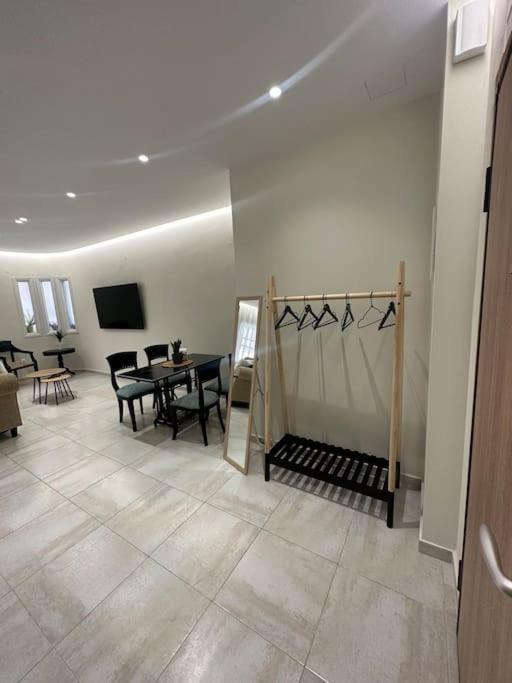 Eclectic Apartment Near Downtown Heraklion  Luaran gambar