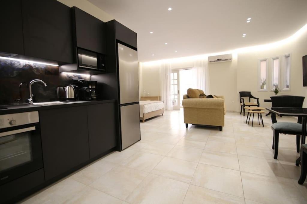 Eclectic Apartment Near Downtown Heraklion  Luaran gambar