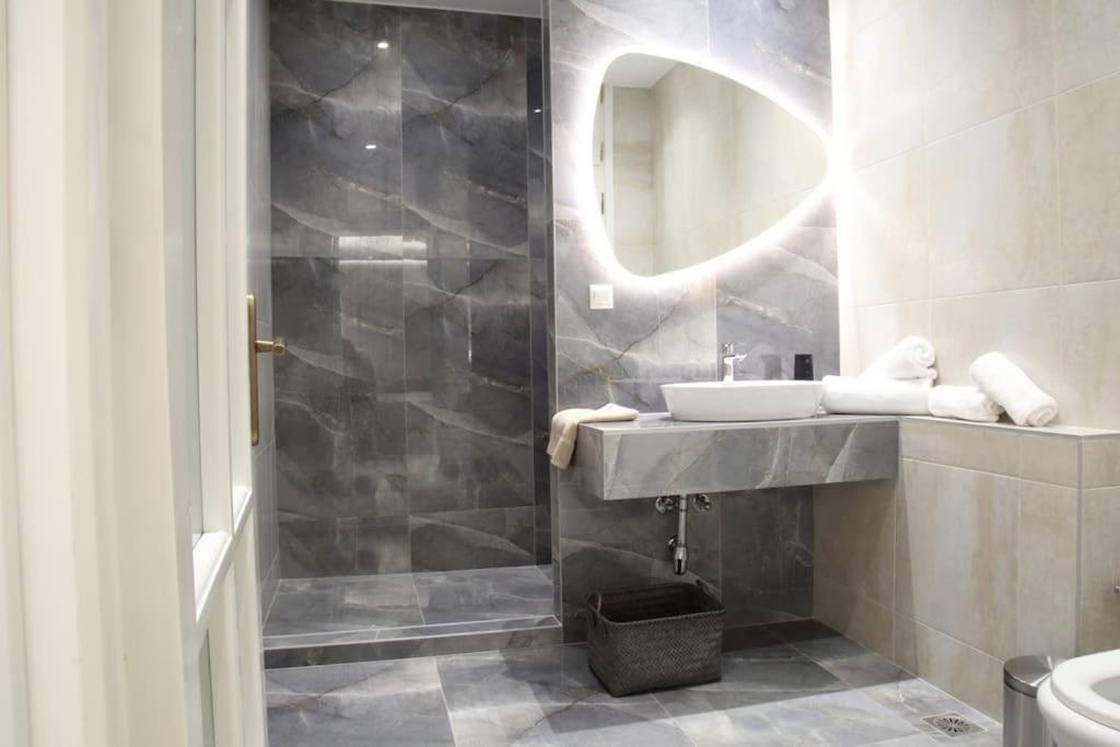 Eclectic Apartment Near Downtown Heraklion  Luaran gambar